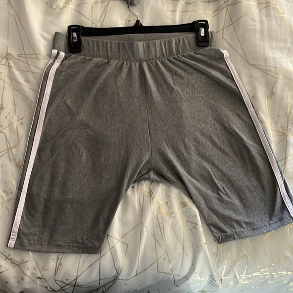 2 piece Gery shorts and crop and top - Picture 2 of 5